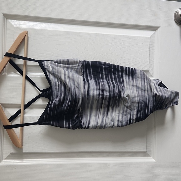 Nike Women's Water Stripe Racerback One Piece Swimsuit Medium - Picture 4 of 10